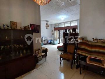 Di Jual Rumah Lokasi Strategis di Kramat Pela Jakarta Selatan