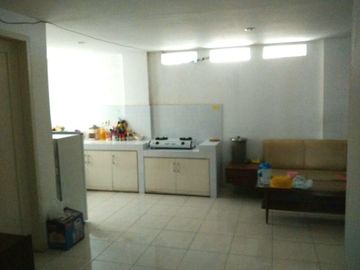 Townhouse Strategis Luas ada Kolam Renang Lebak Bulus Jakarta