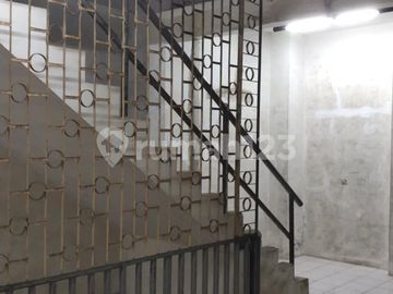 Ruko Gudang 3 Lantai Bangunan Kokoh Duta Mas Jakarta Barat