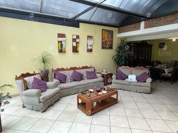 Venta casa en Fraccionamiento Monte Rubí Huitzilac - V258