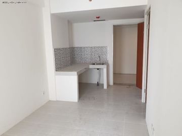 Apt. 2BR Unfurnished Puncak CBD, Murah pool view