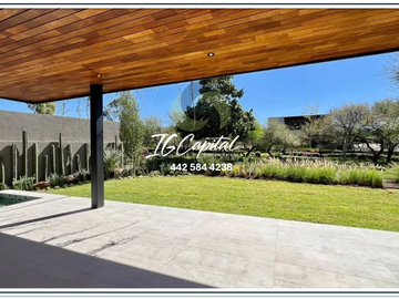 RESIDENCIA en Altozano  -Jardín con Jacuzzi con una vista a la reserva - RIO