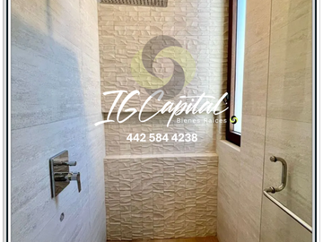 RESIDENCIA en Altozano  -Jardín con Jacuzzi con una vista a la reserva - RIO
