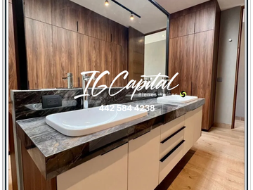 RESIDENCIA en Altozano  -Jardín con Jacuzzi con una vista a la reserva - RIO
