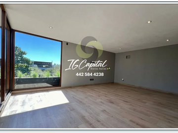 RESIDENCIA en Altozano  -Jardín con Jacuzzi con una vista a la reserva - RIO