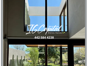 RESIDENCIA en Altozano  -Jardín con Jacuzzi con una vista a la reserva - RIO