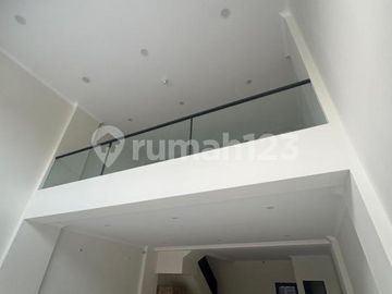 Ruko Baru 4 Lantai di Pusat Keramaian Gading Serpong