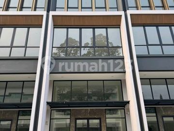 Ruko Baru 4 Lantai di Pusat Keramaian Gading Serpong