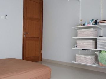 Rumah sewa 2 lantai fully furnished di cinere