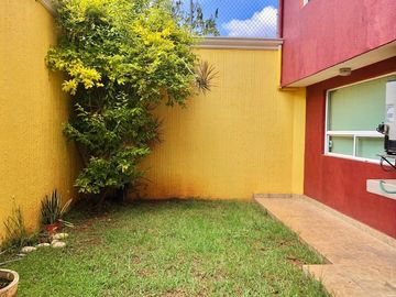 Venta de casa super ubicada a espaldas de plaza Morelia, cerca de las Américas