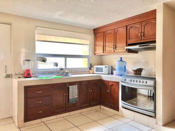 Venta de casa super ubicada a espaldas de plaza Morelia, cerca de las Américas