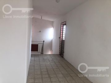Venta de Casa de 2 Niveles en Calle Colima, Col. Petrolera, Coatzacoalcos, Veracruz.