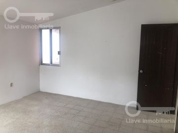 Venta de Casa de 2 Niveles en Calle Colima, Col. Petrolera, Coatzacoalcos, Veracruz.