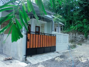 RUMAH MODERN BARU DEKAT KAMPUS UMY
