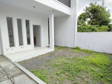 Rumah Mewah Elegan Siap Huni Dekat Westlake Resto