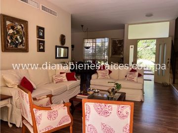 Se vende hermosa casa en Clayton