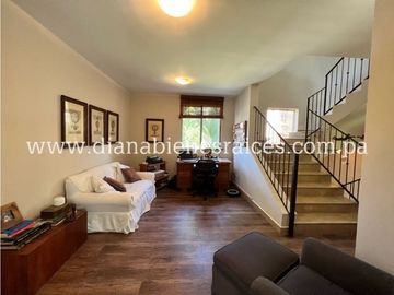 Se vende hermosa casa en Clayton