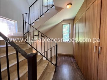 Se vende hermosa casa en Clayton