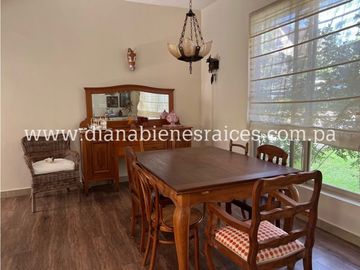 Se vende hermosa casa en Clayton