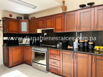 Se vende hermosa casa en Clayton