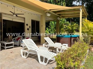 Se vende hermosa casa en Clayton