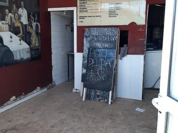 Galpon en venta CON 3 LOCALES Y OFICINAS