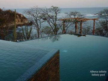 Penthouse vista al mar con club de playa y restaurante, 4 albercas, gimnasio
