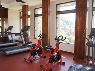 Penthouse vista al mar con club de playa y restaurante, 4 albercas, gimnasio