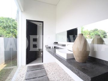 Villa view sawah berawa canggu dekat finns beach