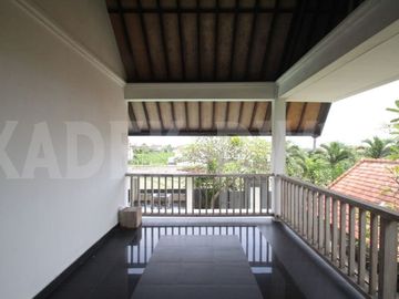 Villa view sawah berawa canggu dekat finns beach