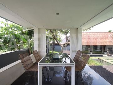Villa view sawah berawa canggu dekat finns beach