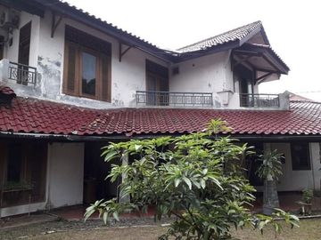 Rumah 2 lantai pinggir jalan raya pangkalan jati