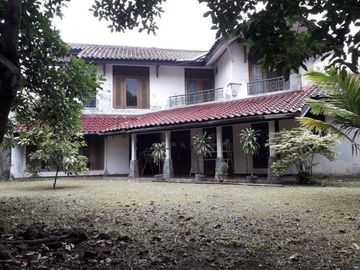 Rumah 2 lantai pinggir jalan raya pangkalan jati