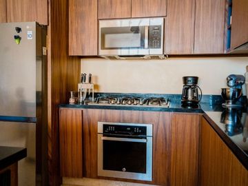Penthouse con rooftop privado, jacuzzi, vista al mar en venta, Cabo San Lucas