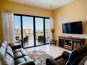 Penthouse con rooftop privado, jacuzzi, vista al mar en venta, Cabo San Lucas