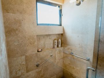 Penthouse con rooftop privado, jacuzzi, vista al mar en venta, Cabo San Lucas