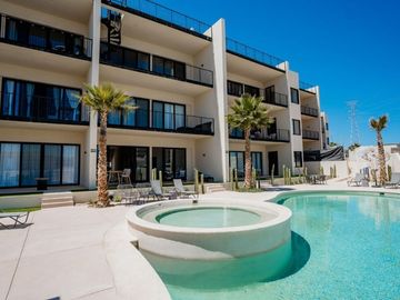 Penthouse con rooftop privado, jacuzzi, vista al mar en venta, Cabo San Lucas