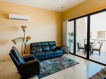 Penthouse con rooftop privado, jacuzzi, vista al mar en venta, Cabo San Lucas