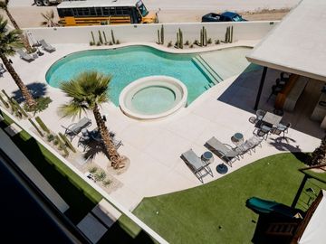 Penthouse con rooftop privado, jacuzzi, vista al mar en venta, Cabo San Lucas