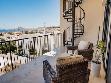 Penthouse con rooftop privado, jacuzzi, vista al mar en venta, Cabo San Lucas