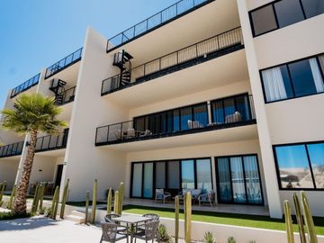 Penthouse con rooftop privado, jacuzzi, vista al mar en venta, Cabo San Lucas