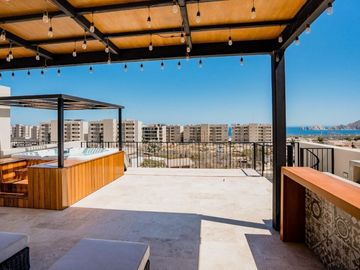 Penthouse con rooftop privado, jacuzzi, vista al mar en venta, Cabo San Lucas