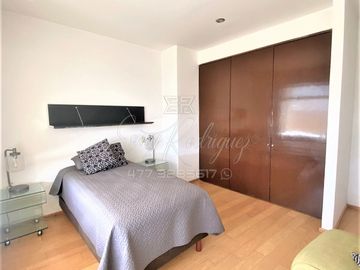 DEPARTAMENTO EN VENTA, TORRE ALTUS, JUNTO A LA SALLE, 3 REC. 3 AUTOS, DE LUJO.