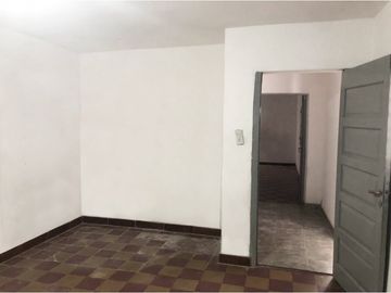 VENTA DE CASA + LOCALES, EXCELENTE UBICACION EN CRUZ DEL EJE -CÓRDOBA
