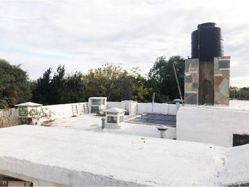 VENTA DE CASA + LOCALES, EXCELENTE UBICACION EN CRUZ DEL EJE -CÓRDOBA
