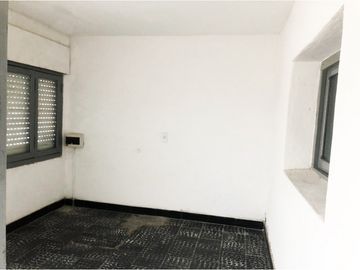 VENTA DE CASA + LOCALES, EXCELENTE UBICACION EN CRUZ DEL EJE -CÓRDOBA