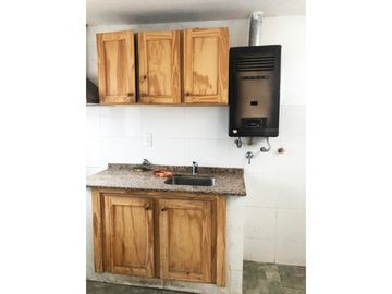 VENTA DE CASA + LOCALES, EXCELENTE UBICACION EN CRUZ DEL EJE -CÓRDOBA