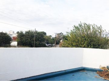 VENTA DE CASA + LOCALES, EXCELENTE UBICACION EN CRUZ DEL EJE -CÓRDOBA