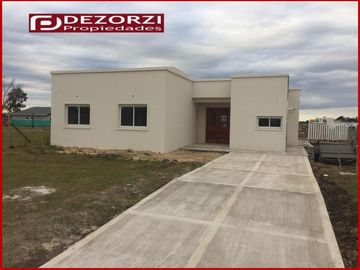 CASA EN BARRIO PRIVADO SAN EDUARDO PILAR DEL ESTE