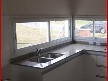 CASA EN BARRIO PRIVADO SAN EDUARDO PILAR DEL ESTE